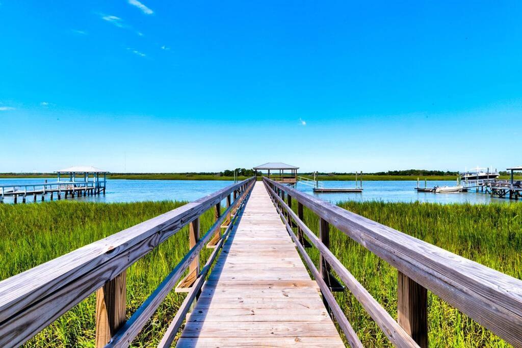New Waterfront Home With Deep Water Dock Isle of Palms Exterior photo